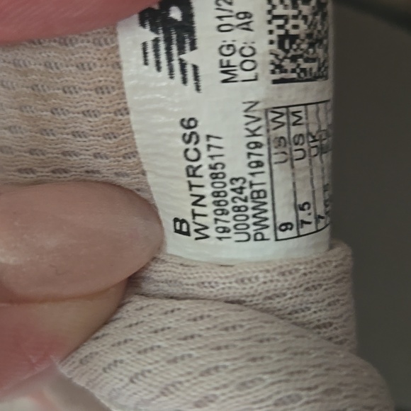 New Balance Cream/Coral Nitrel Trail/Running Sneakers - Picture 9 of 11